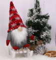 Skrzat z czerwoną czapką 26 cm 577C